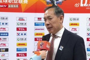 许指导：明显感觉麦基CBA首秀有些不适应，望他未来成队内领袖