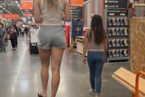 这是AI吧？外网一位究极肌肉女巨人 160公斤2米26